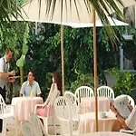 Bh Internacional 2* بينايدورم